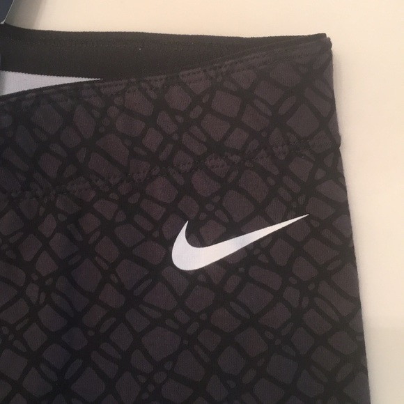 Nike Club Printed Cropped Leggings - Picture 5 of 8